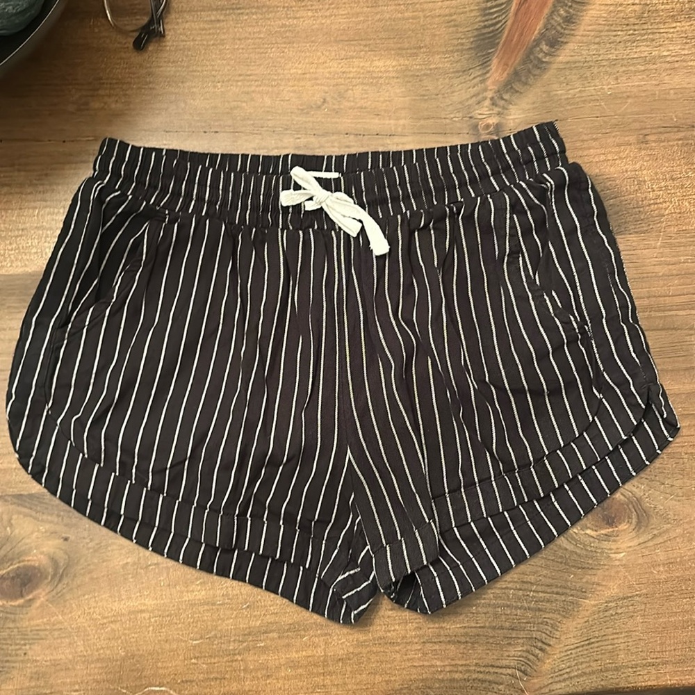 Billabong short size small